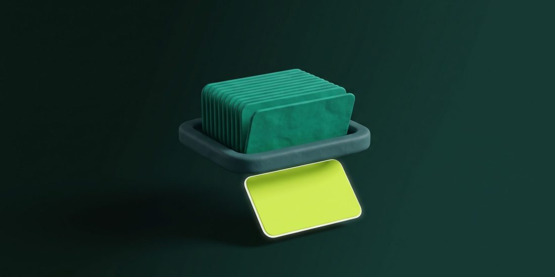 Pilha de cartões em 3D passando por um filtro, com um cartão verde-limão que passou